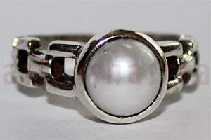 5.20 ratti south sea Silver pearl ring 